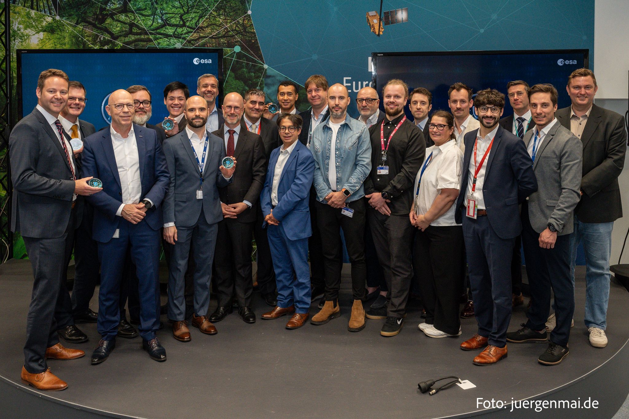 Group photo taken at inauguration of ESA security facility